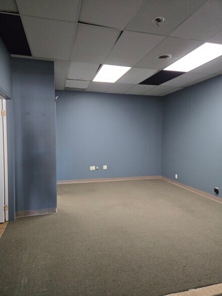 More Photos Of 4184 Seneca St, West Seneca Storefront Retail Office For Lease