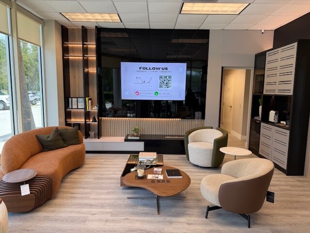 More Photos Of 6557 Hazeltine National Dr, Orlando Distribution For Lease