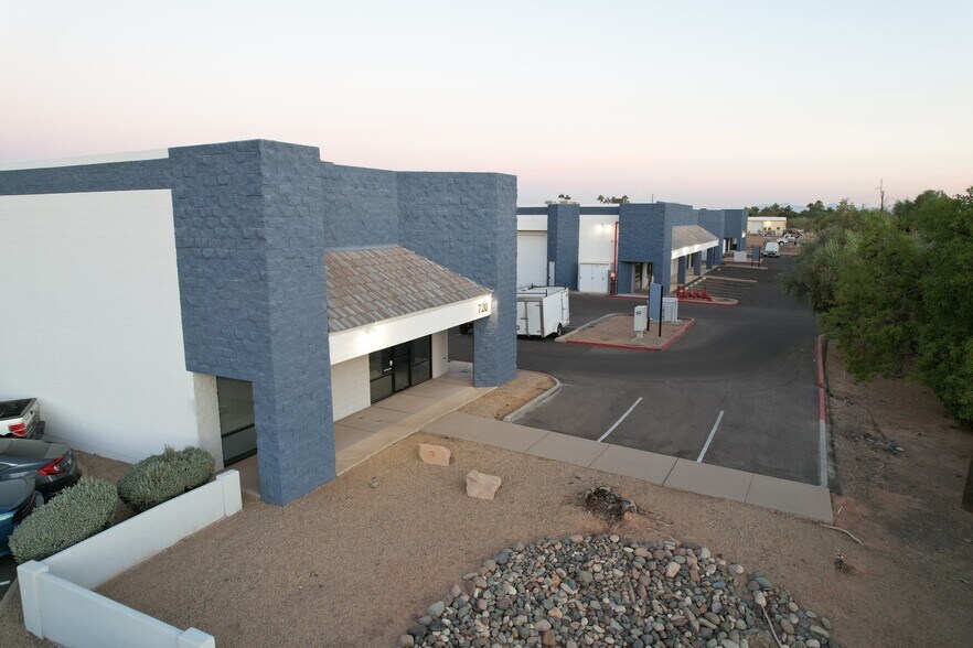 More Photos Of 700 N Golden Key St, Gilbert Unknown For Lease