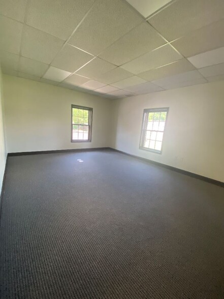 More Photos Of 310 Dick St, Fayetteville Office For Lease