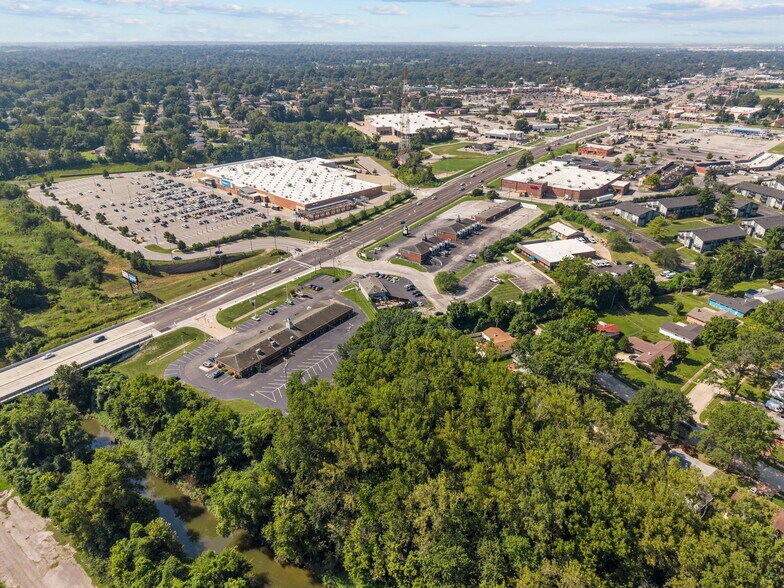 More Photos Of 14150 Sunswept Pk Court, Florissant General Retail For Sale