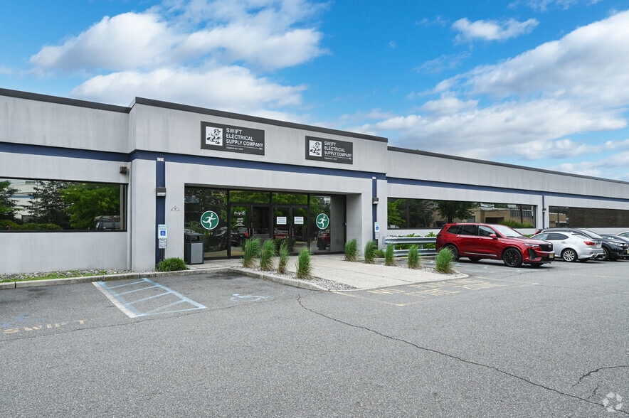 More Photos Of 100 Hollister Rd, Teterboro Light Distribution For Lease