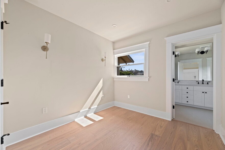 More Photos Of 1140 Lemoyne St, Los Angeles Apartments For Sale