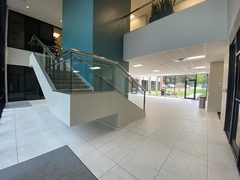 More Photos Of 8001 Franklin Farms Dr, Richmond Unknown For Lease