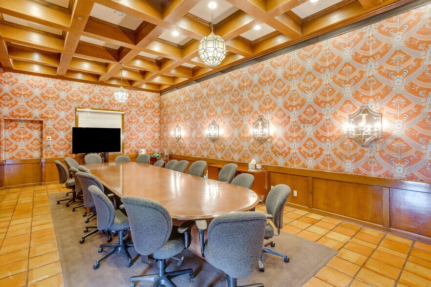 More Photos Of 3500 Noble Ave, Fort Worth Flex For Lease