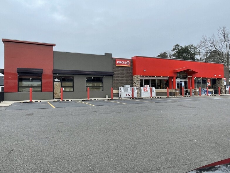 More Photos Of 3005A Pine St, Arkadelphia Service Station For Lease