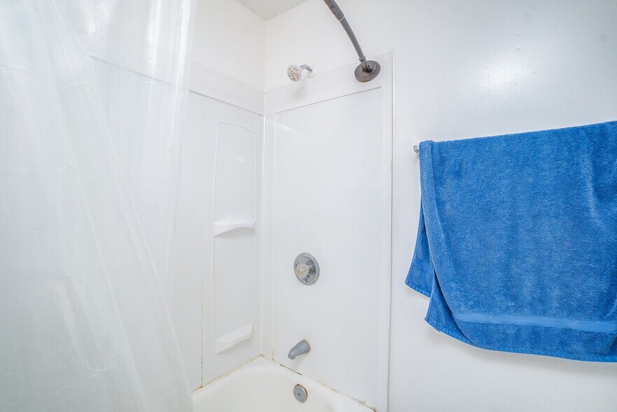 More Photos Of 837 Hollins St, Baltimore Apartments For Sale