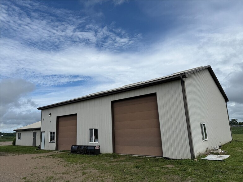 More Photos Of 4299 Lewis Access Rd, Center Point Warehouse For Lease