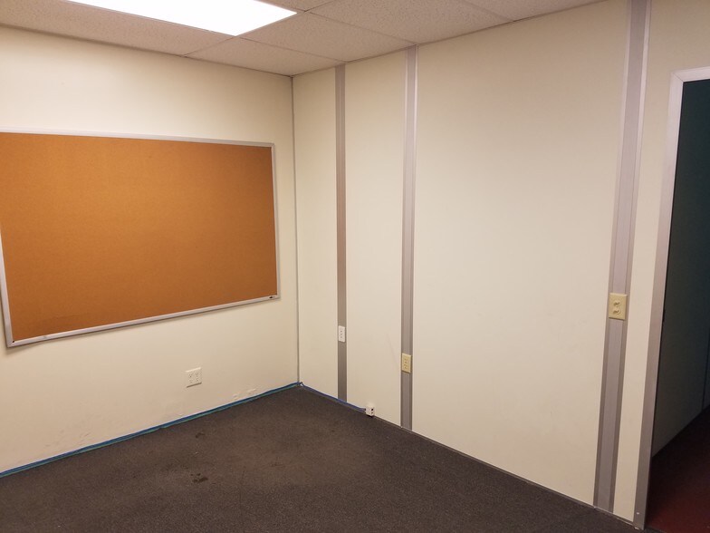 More Photos Of 7648 Lemon Ave, Lemon Grove Manufacturing For Lease