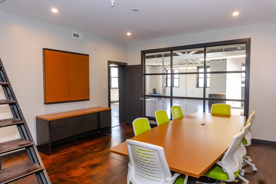 More Photos Of 1023-1025 Hamilton St, Philadelphia Loft Creative Space For Lease