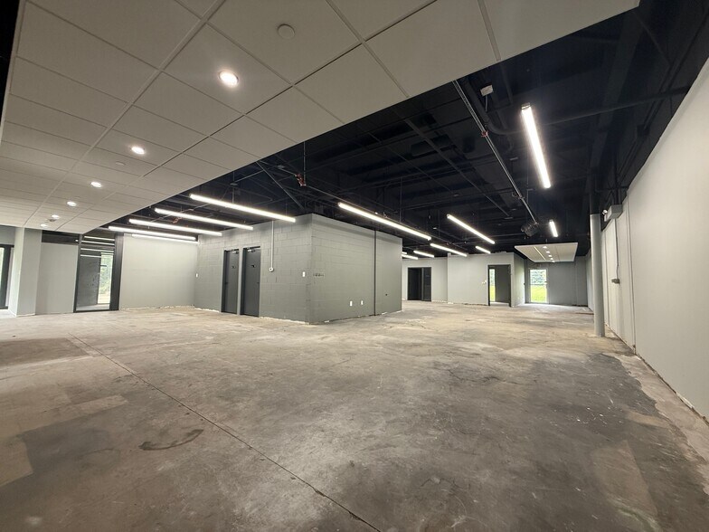 More Photos Of 922-938 N State St, Lockport Office For Lease