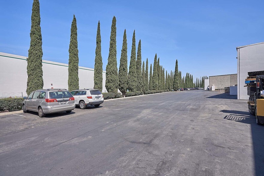 More Photos Of 1115 S Placentia Ave, Fullerton Light Manufacturing For Sale