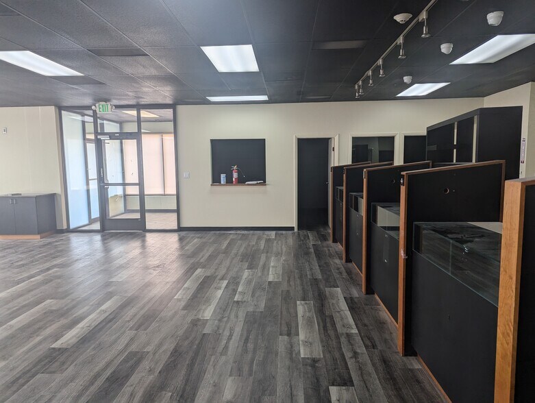 More Photos Of 7033-7063 W Colfax Ave, Lakewood Storefront Retail Office For Lease