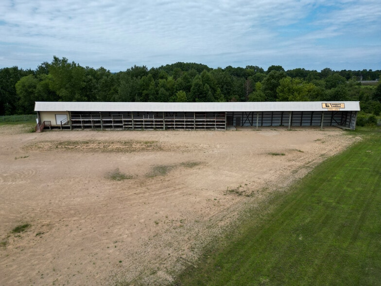 More Photos Of 804 N Union St, Mauston Freestanding For Lease