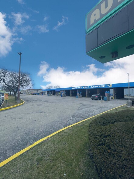 More Photos Of 2000 S Elmhurst Rd, Mount Prospect Carwash For Lease