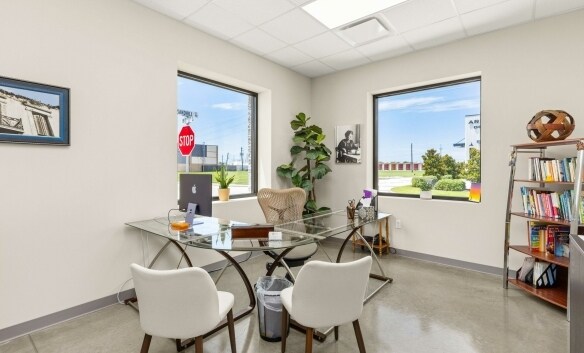 More Photos Of 229 Ibis St, Webster Office For Lease