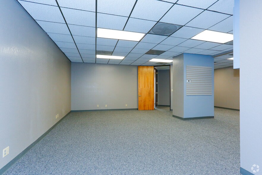 More Photos Of 1771 E Flamingo Rd, Las Vegas Unknown For Lease