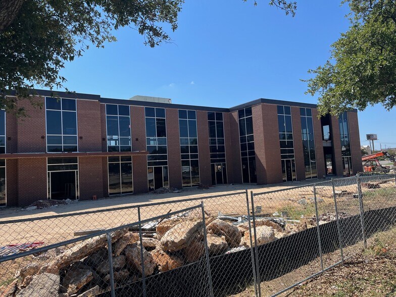 More Photos Of 11301 Lakeline Blvd, Austin Office For Lease
