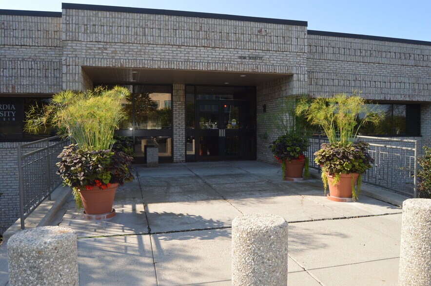 More Photos Of N14W23777 Stone Ridge Dr, Waukesha Office For Sale