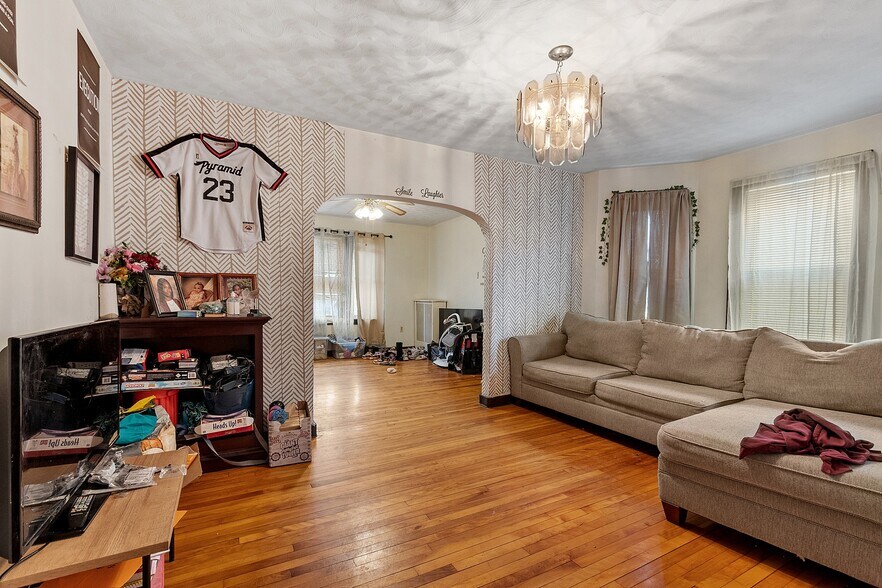 More Photos Of 13 Groton Pl, Worcester Apartments For Sale