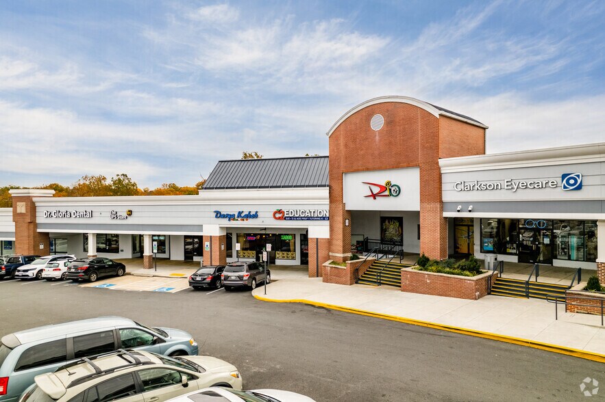 More Photos Of 21800 Town Center Plz, Sterling Unknown For Lease