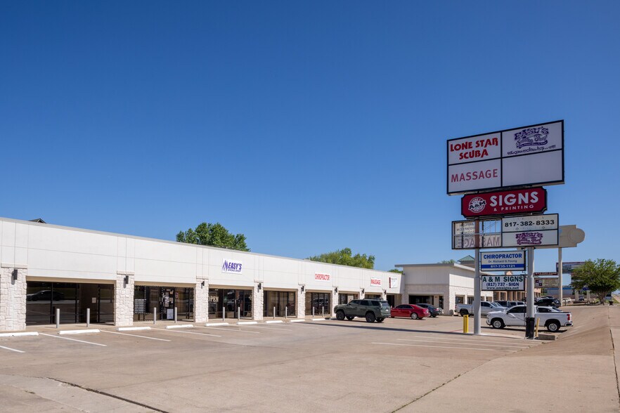 More Photos Of 2817 Alta Mere Dr, Fort Worth General Retail For Lease