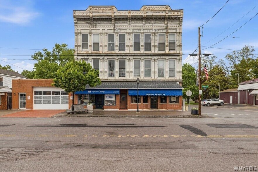 Primary Photo Of 259 Young St, Wilson Storefront Retail Residential For Sale
