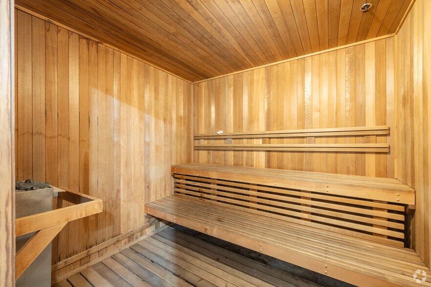 More Photos Of 740 S Burnside Ave, Los Angeles Apartments For Sale