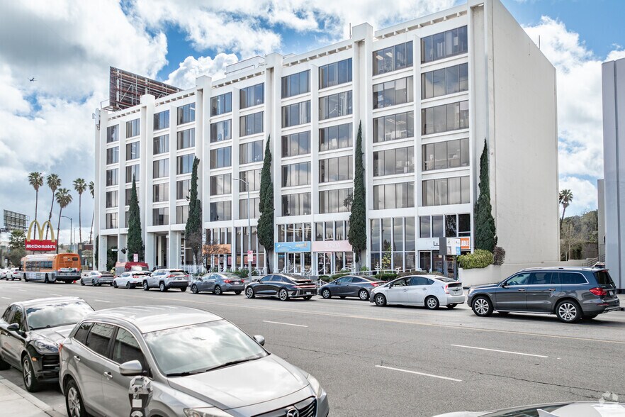 Primary Photo Of 15720 Ventura Blvd, Encino Office For Lease
