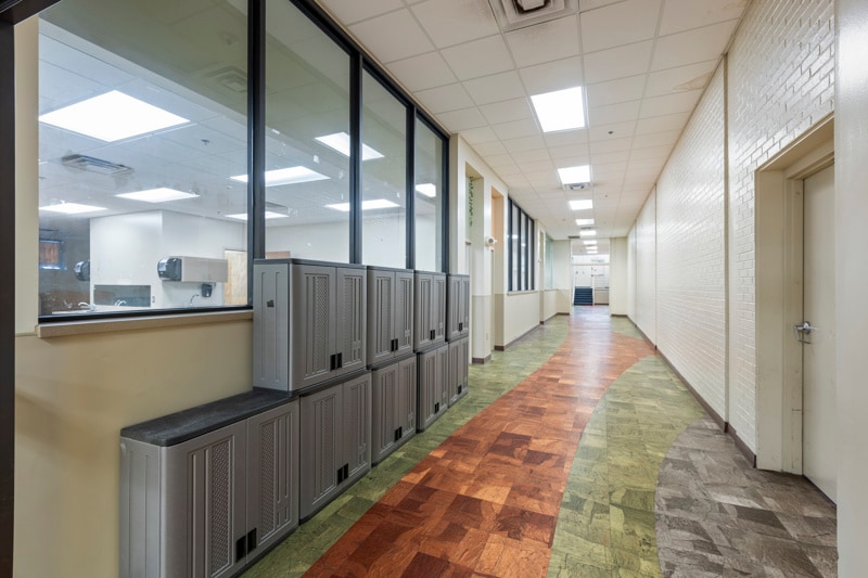 More Photos Of 702 E Grand Ave, Ponca City Office For Sale