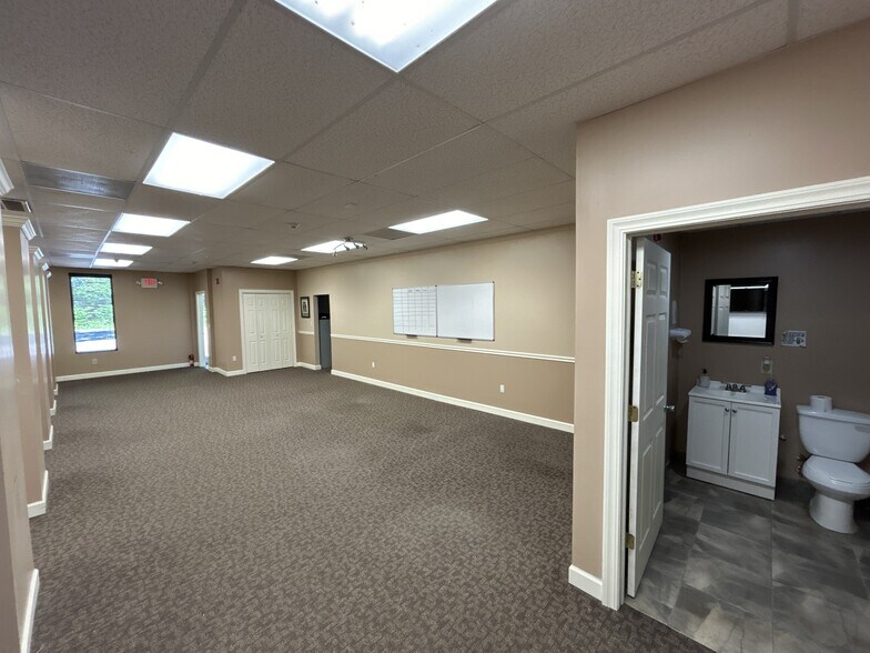 More Photos Of 761-765 Middle Country Rd, Selden Office For Lease