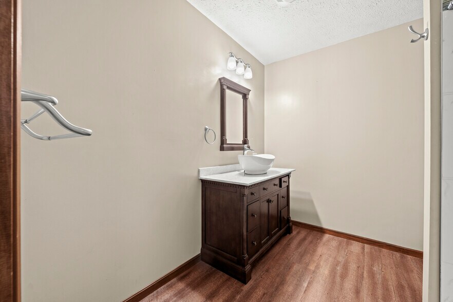 More Photos Of 832 S Main St, Canton Specialty For Sale