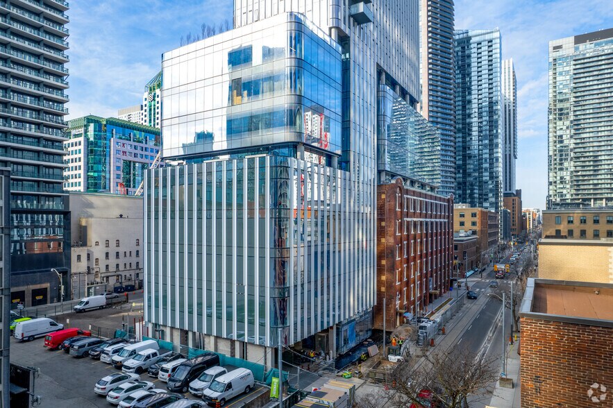 More Photos Of 19 Duncan St, Toronto Office For Lease