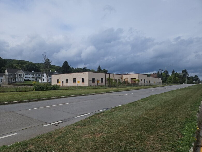 More Photos Of 450-452 Canisteo St, Hornell Flex For Sale