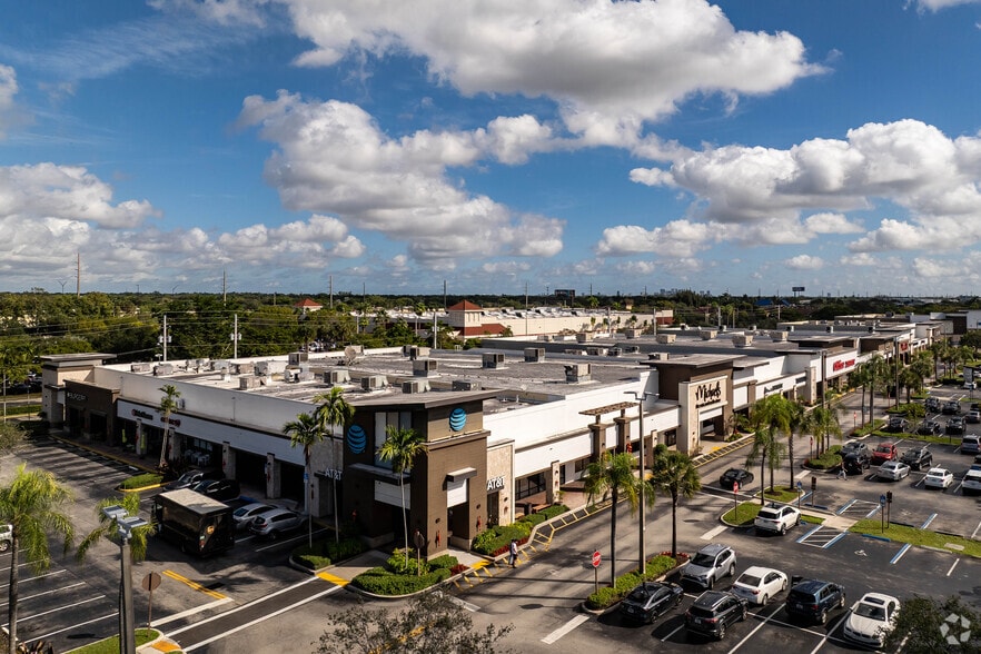 More Photos Of 1902-2224 S University Dr, Davie General Retail For Lease