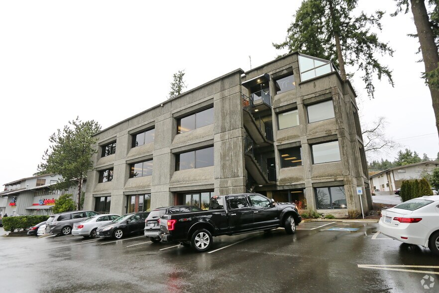 More Photos Of 12828 Northup Way, Bellevue Office For Lease