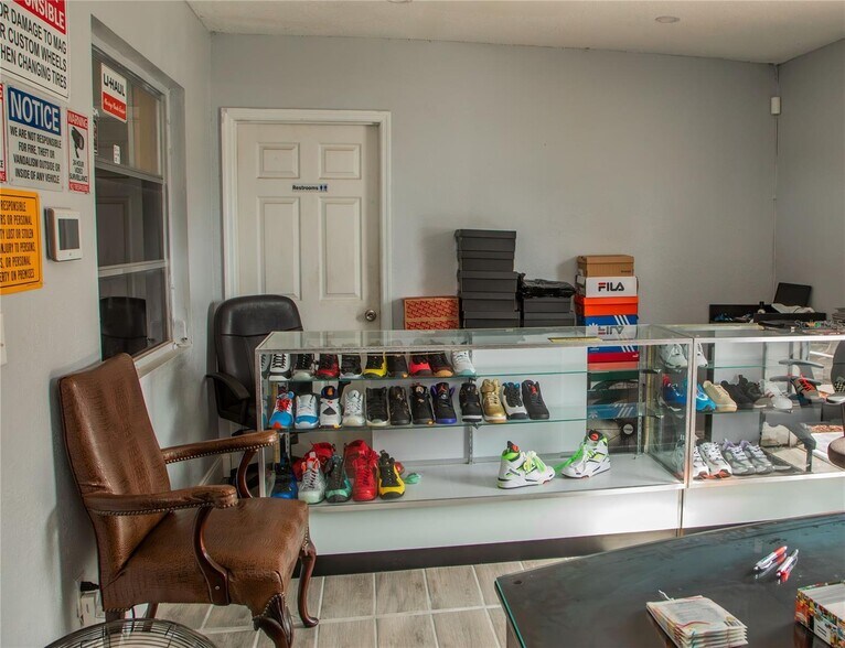 More Photos Of 242 S Scenic Hwy, Lake Wales Auto Repair For Sale