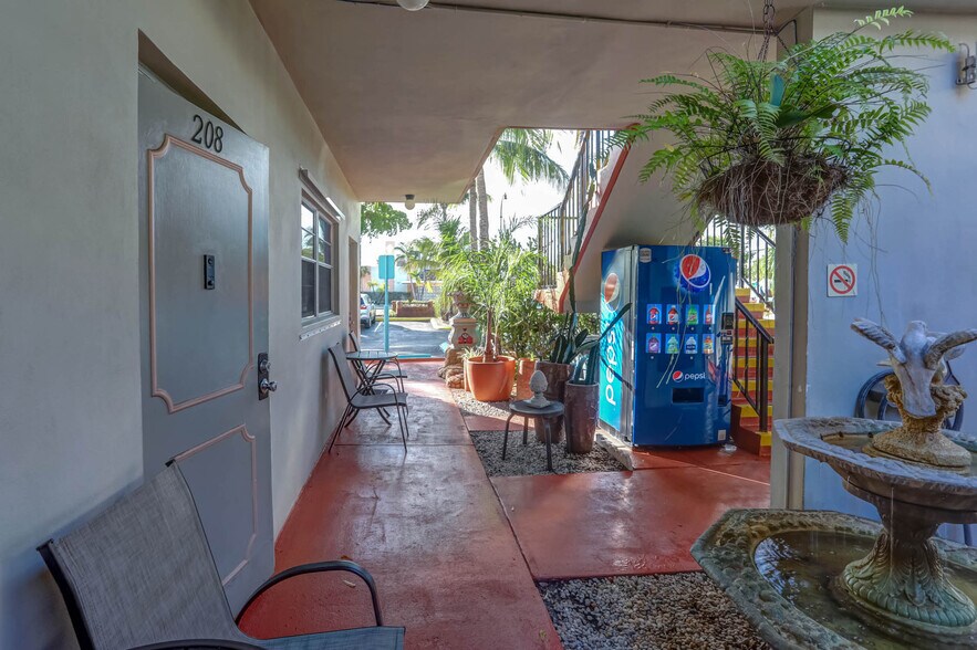 More Photos Of 1770 Plunkett St, Hollywood Hospitality For Sale