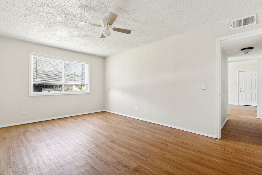 More Photos Of 7550 NW 10th St, Oklahoma City Apartments For Sale