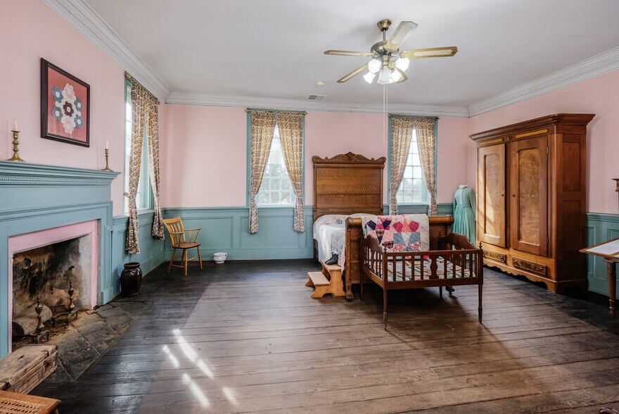 More Photos Of 163 Old Buncombe Rd, Union Specialty For Sale