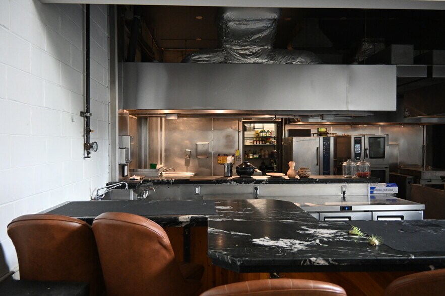More Photos Of 272-280 Seigel St, Brooklyn Restaurant For Lease