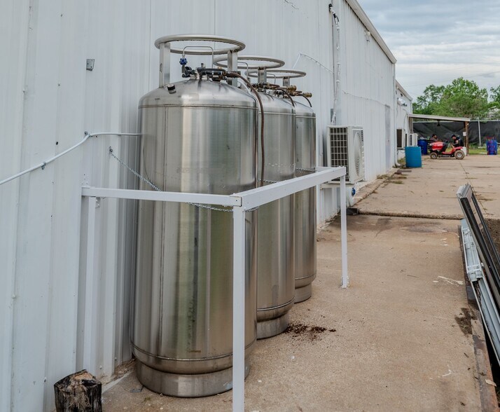 More Photos Of 947 N Buffington Rd, Sallisaw Warehouse For Sale