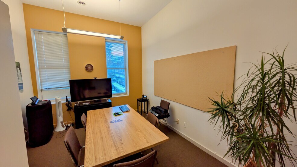 More Photos Of 58 Church St, Saratoga Springs Freestanding For Lease