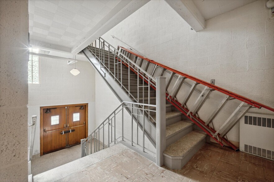 More Photos Of 725 Navarre Ave, Toledo Religious Facility For Sale