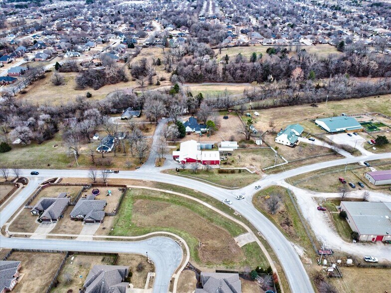 More Photos Of 2175 N Stone Chapel Ln, Fayetteville Light Distribution For Lease