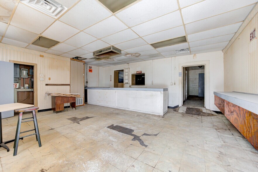 More Photos Of 1923 N Lottie Ave, Oklahoma City Storefront For Sale