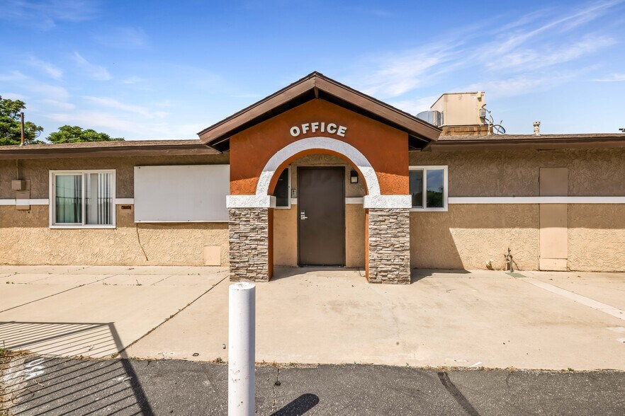 More Photos Of 9904 Bloomington Ave, Bloomington Specialty For Sale