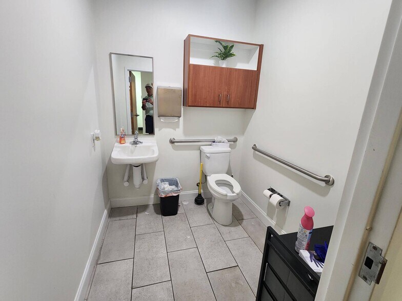 More Photos Of 418 Town Park Blvd, Evans Medical For Lease