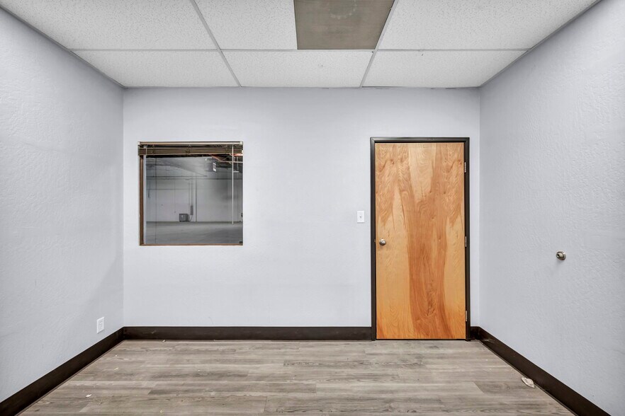 More Photos Of 875 Deming Way, Sparks Industrial For Lease