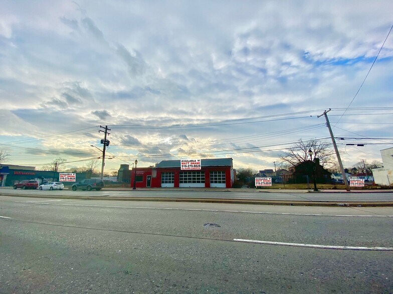 More Photos Of 1822-1836 Deer Park Ave, Deer Park Auto Repair For Sale